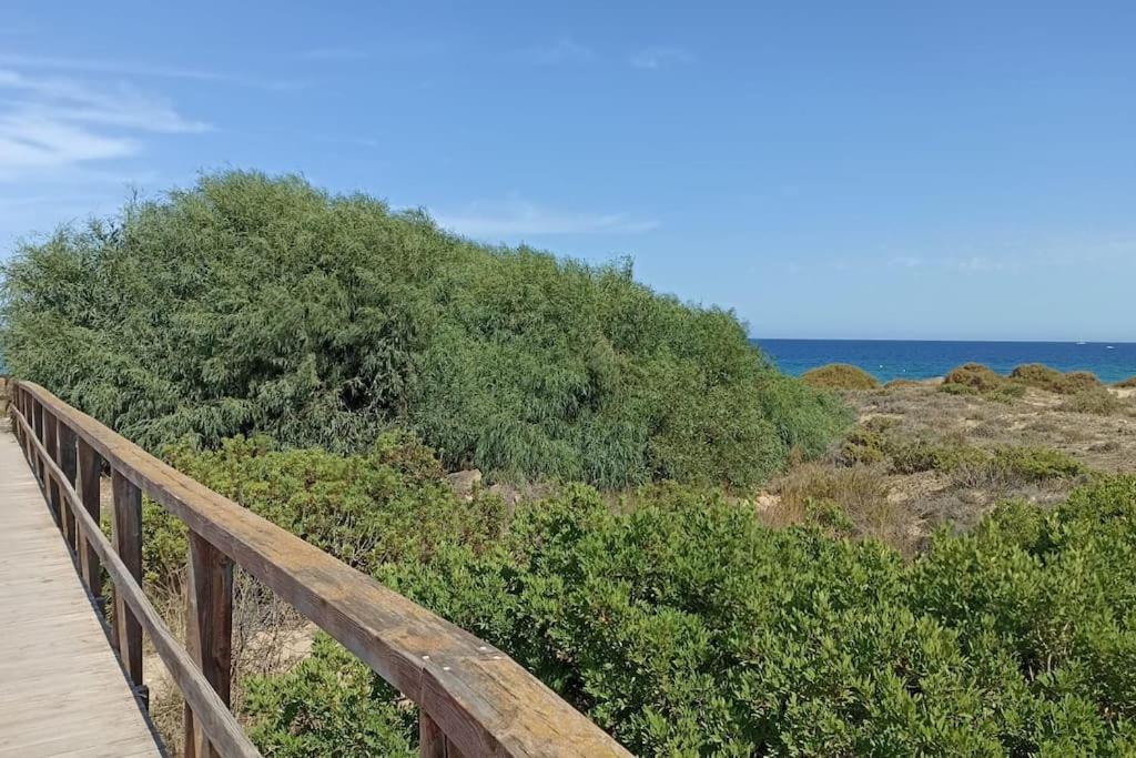 Bungalow En Primera Linea Del Mar อาเรนาเลส เดล ซอล ภายนอก รูปภาพ