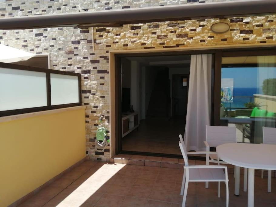 Bungalow En Primera Linea Del Mar อาเรนาเลส เดล ซอล ภายนอก รูปภาพ